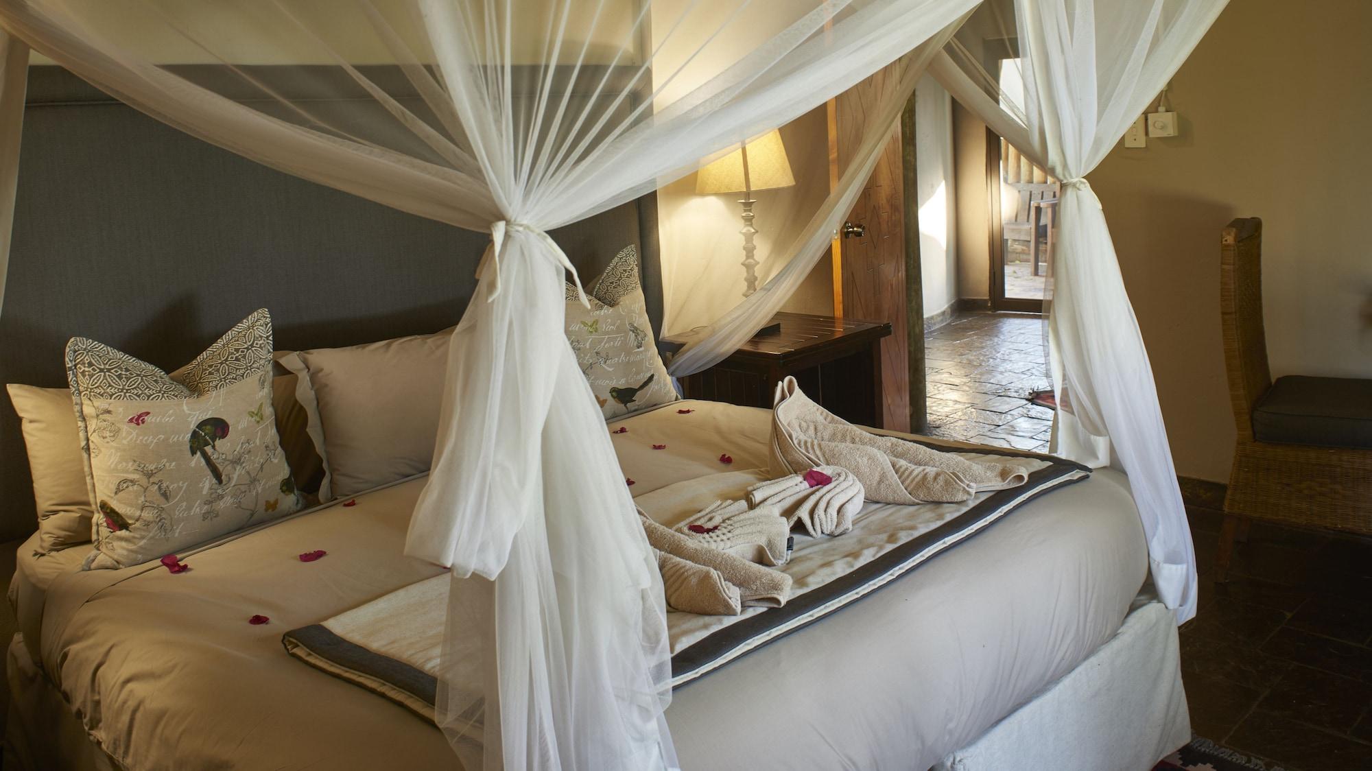 Thamalakane River Lodge Maun Ngoại thất bức ảnh